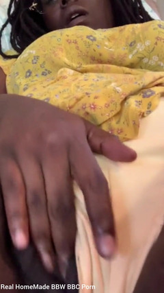 Super sexy ebony cuties: Quần lót đến một bên cọ xát âm hộ đen lông khít khao...