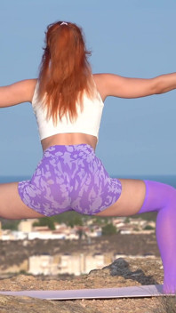 Yoga rilassante con stretching e ponte ginnastico