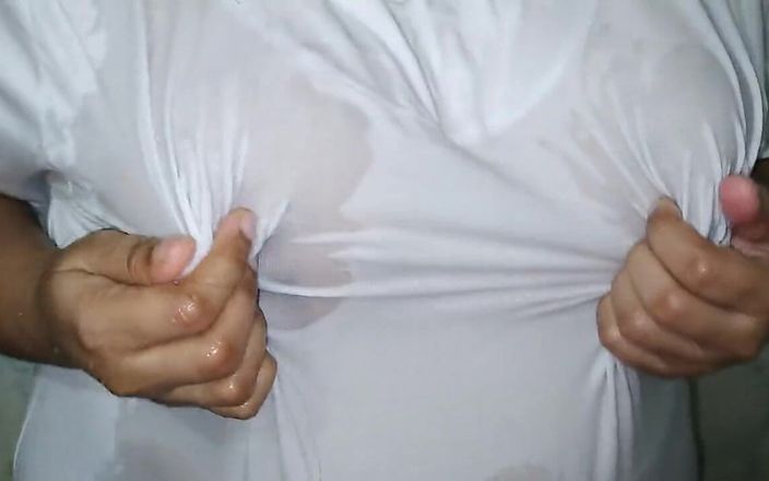 Aria Mia: Enormes mamas quente namorada
