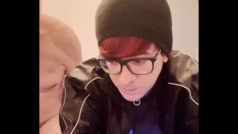 Gabriel Faggot: Młody Twink Gabriel ssie dziadka i połyka wielki ładunek!