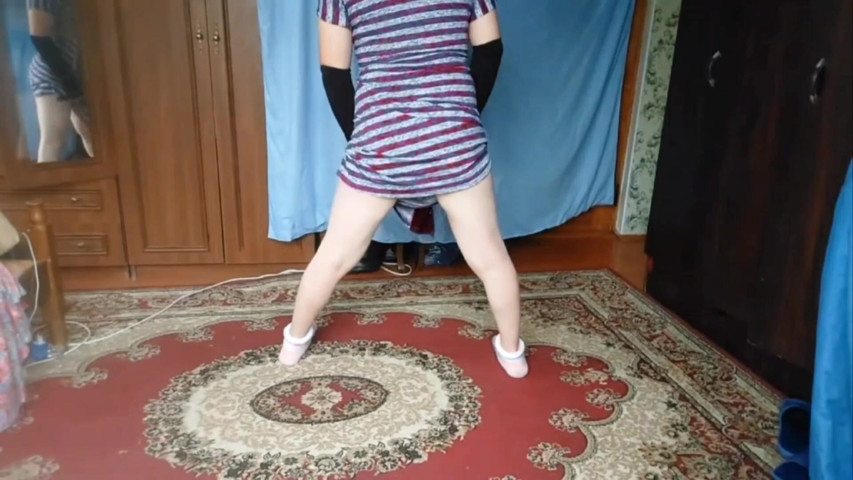 Hot Crossdresser Moving Booty Slowly to Drive You Crazy (Kitty_Cross)