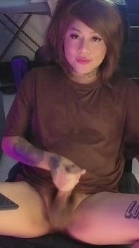 Tolong entot kontol besarku dan nyepong kontolku habis-habisan!