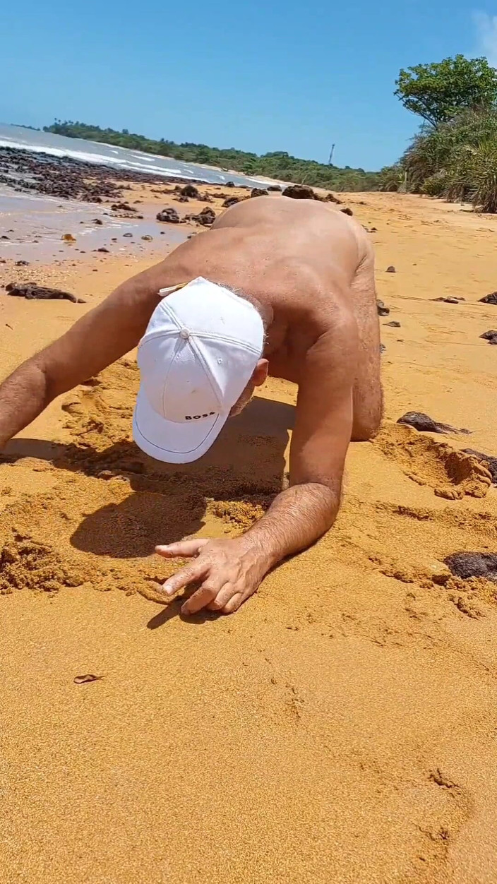Ladysilvas: Ladysilva naakt op het strand wat een hete hoer