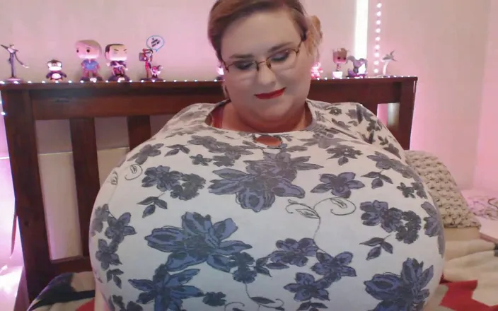 LaLaDelilah: Huge tits inflation