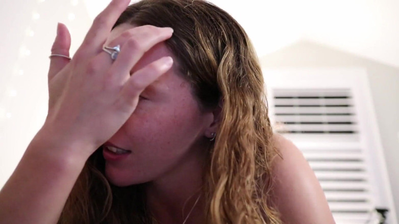 Nadia Foxx: Erotika baca buku sambil dientot sama kontol raksasa!