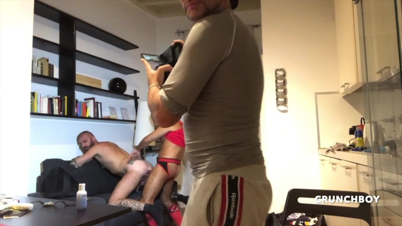 Home web camera: Cameră web cu băiat heterosexual folosit de Nicola Antonio