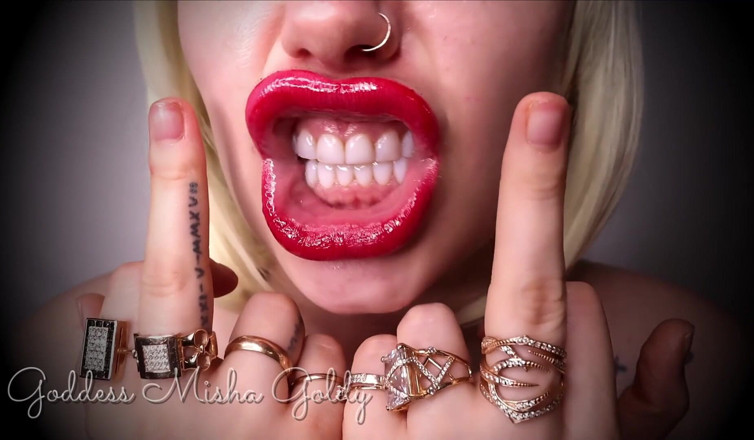 Goddess Misha Goldy: Mis dedos medios y las humillaciones no golpean una erección...
