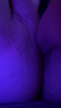 Piggy rose lagi asik muasin memeknya pakai mesin seks - close up