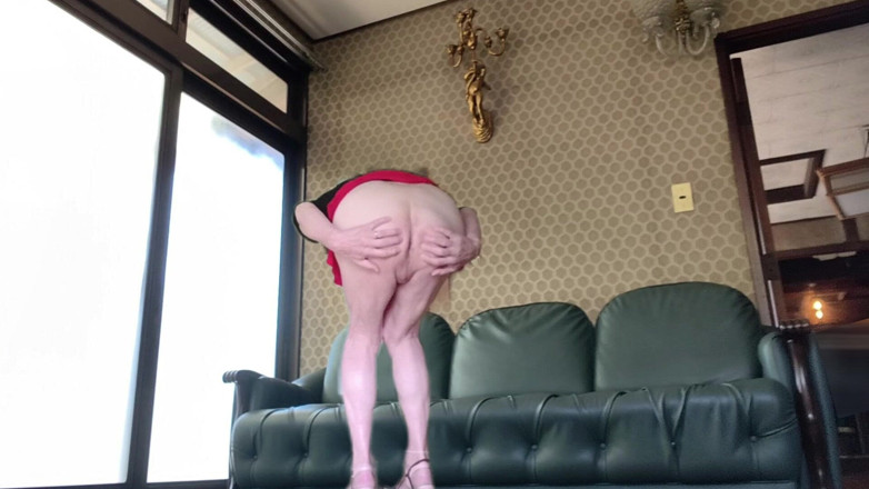 Pai-chan: Безволопая Pai-Chan в мини-юбке