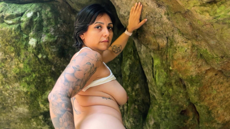 LunaBigBooty: Masturbasi di luar rumah