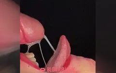 Ella chupa y lame mi polla y me corro dentro de su garganta profunda asmr