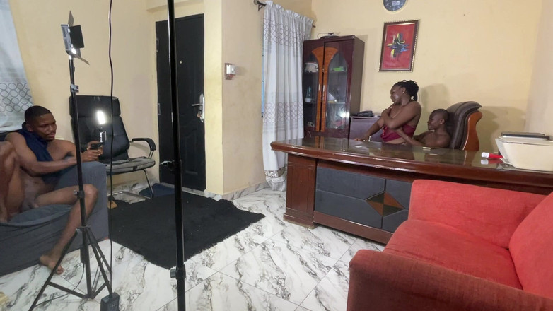 Creamyshuga: Karısının kocası için dans sahnesinin arkasında