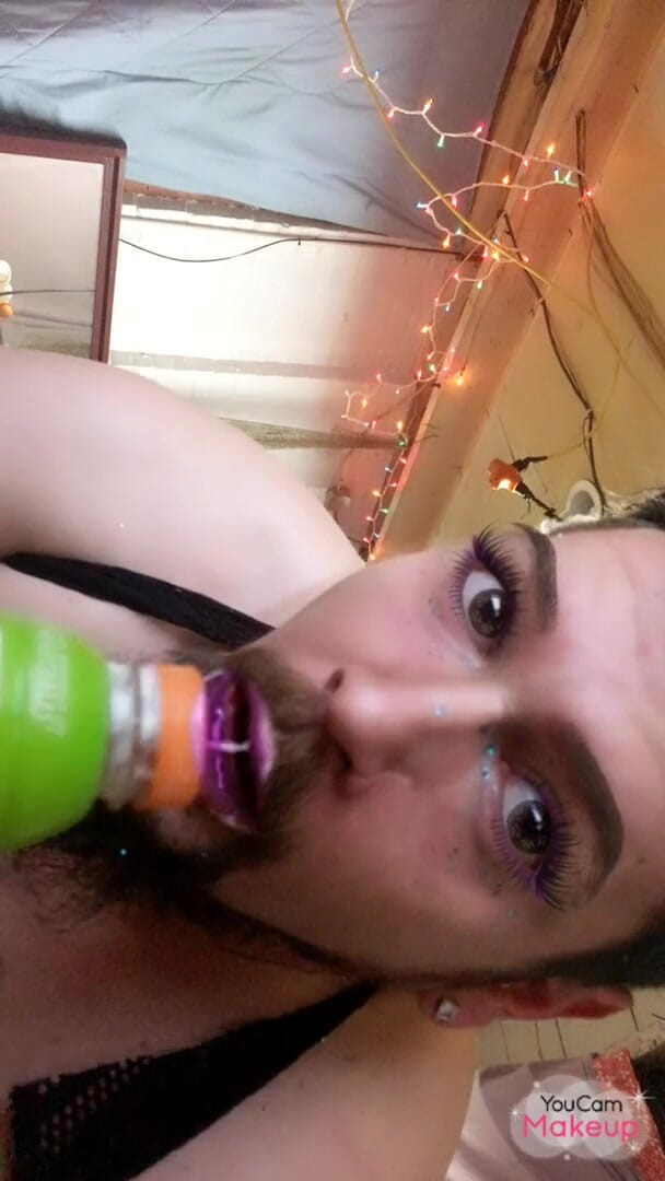King Of Crossdress: Nicesexyassnswallowhugeobject