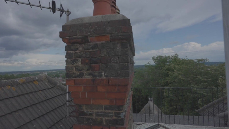 Mature man eaters: Rooftop fodendo com sexy ruiva GILF Andi James