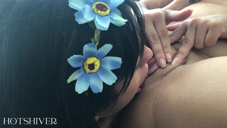 hotshiver: Adoro succhiare una grande figa con mio marito