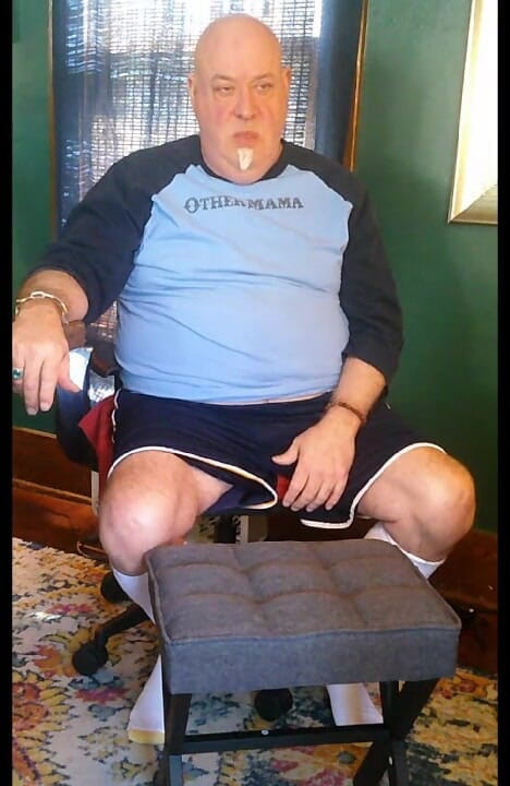 beardaddychub: Steve tem problemas por roubar calcinha!