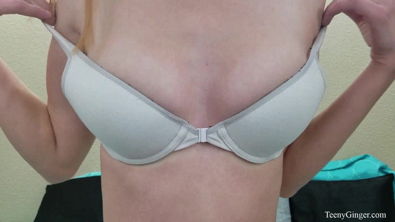 Teeny Ginger: Bouncing my boobs in HD