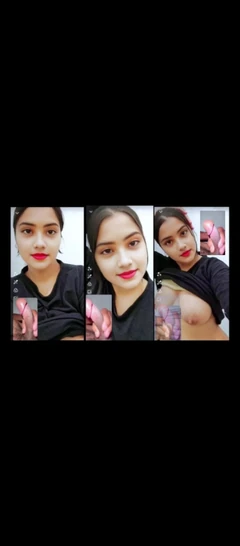 Krásná školačka ukazuje prsa pro svého učitele na videohovoru Whatsuup, virální whatssup videohovor sex chat XXX video