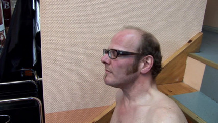 German amateur - 100% German hardcore videos: Người phụ nữ tóc vàng đụ chàng trai trên cầu thang