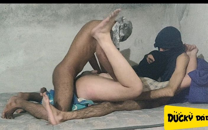 Rabbyal khan: Hijabi slaaf hard geneukt door grote pik Hindi-audio