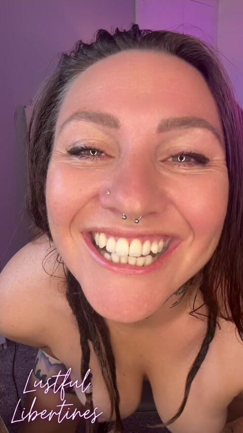Lustful Libertines: So Di Non Rispondere Alle Sue Chiamate, Lei Mi Prende...