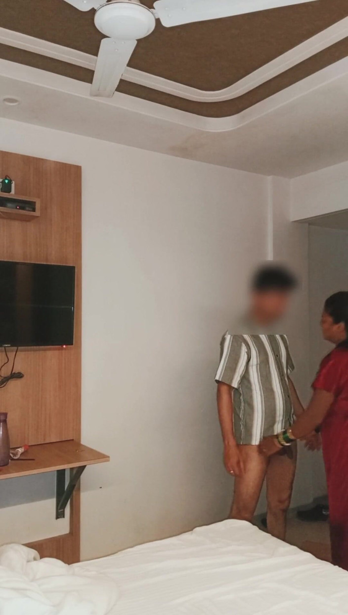 Harder299: नवविवाहित भारतीय सौतेली मम्मी की सौतेले बेटे द्वारा चुदाई, बहुत हॉट कराह