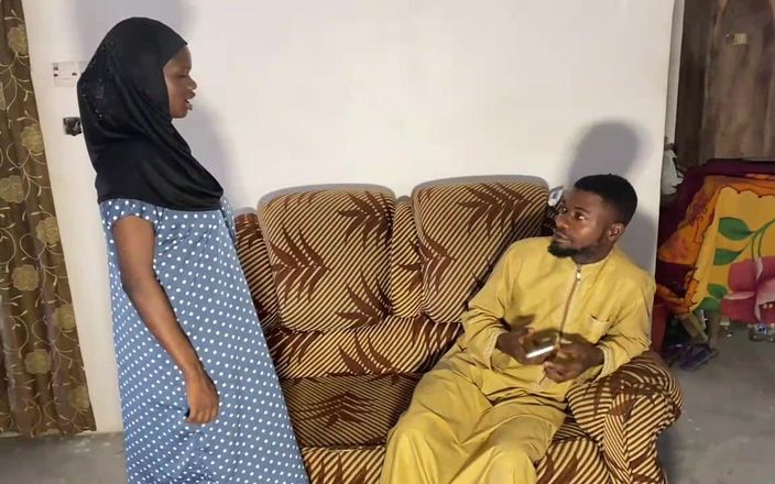 Showkee: Une Africaine noire excitée me taille une pipe avant de...