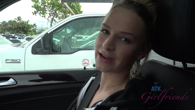 ATK Fans (Girlfriends): Emma Hix 1/16 ile Hawaii'de sanal tatil