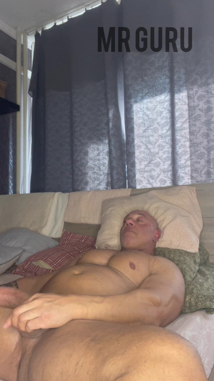 Mr. Guru: Dlouho masturbuje od kulturisty, pane Vemeguru, Veme. Honění