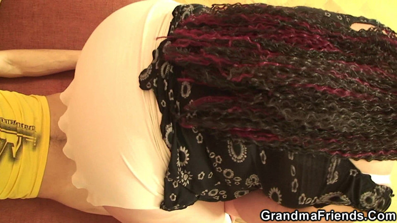 Grandma Friends: Wawancara bintang bokep dewasa (versi pov)