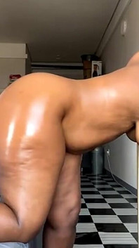 Jack off para My Bald Headed Humongous Ass, Episódio 1037