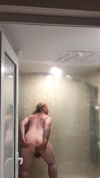 Bigwhitecock: Bersenang-senang di kamar mandi