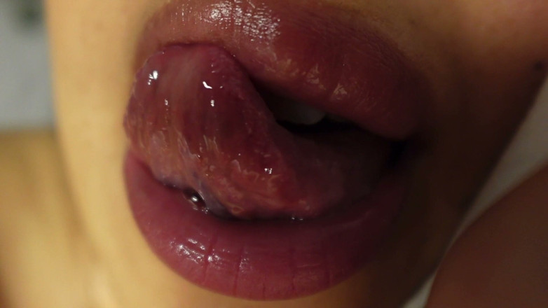 Asmr_mouth: Your Hot Girlfriend Is in Your Bed Licking You