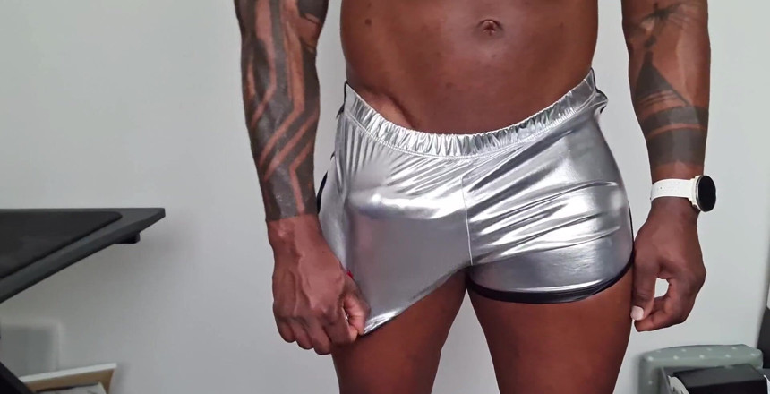 Amadeus: Ce short de style années 70 m’a tout excité pour une...