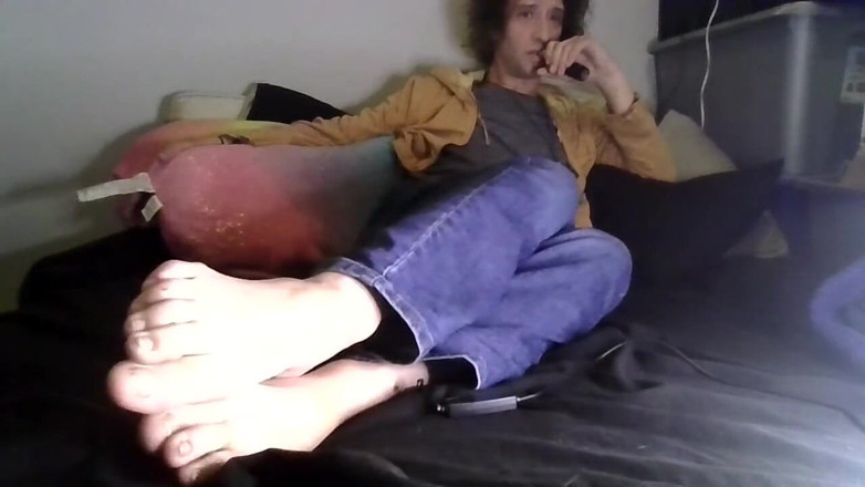 LilTaste: Vaping &amp; Foots Fanclub