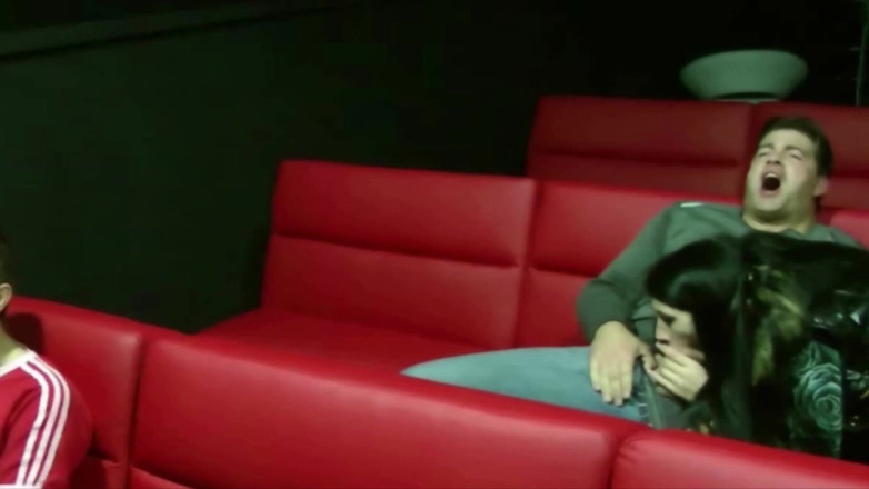 Videos Francaises: Esta nena francesa tiene una gran carga de esperma en...