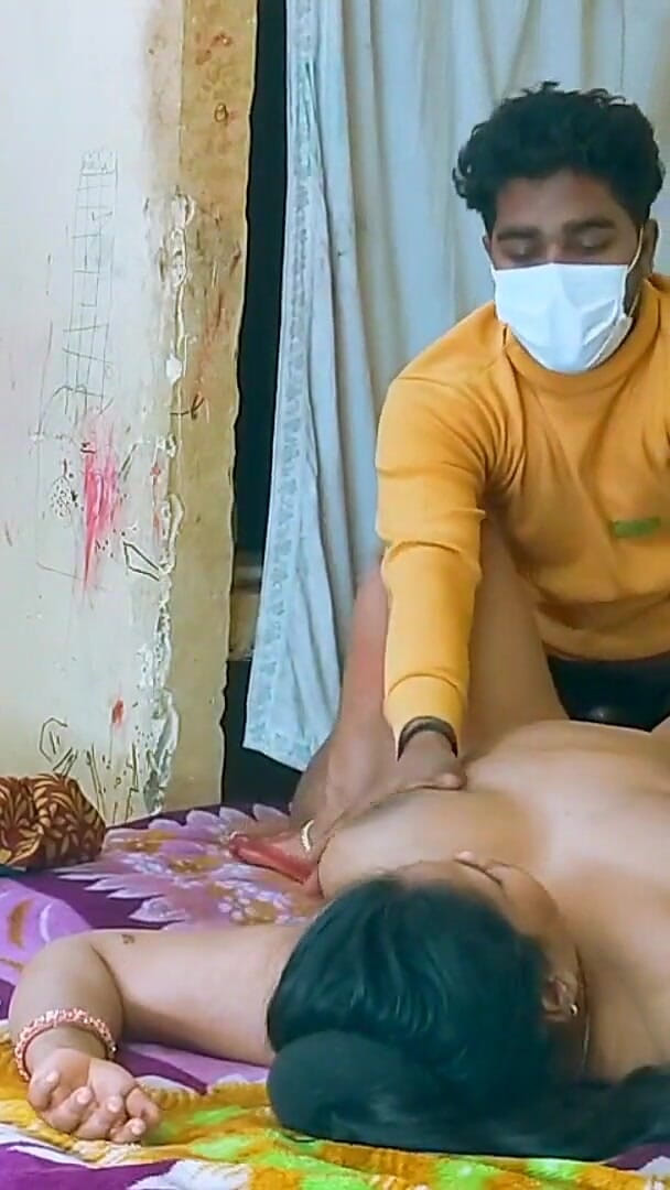 Sonathakur: Hot Indian Girl Selling Oil - Full Nude Body Massage Turns...