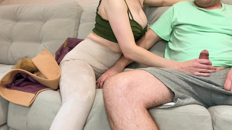 CumInMyMouthBaby: Utěšil prsatou macechu kamarádky - ošukal její těsnou kundičku - ruský amatér...