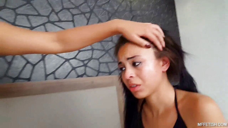MF Fetish: Lízání kundičky a fackování na obličej