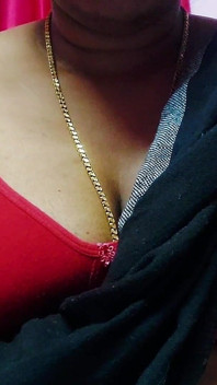 Tetona india Mohini caliente