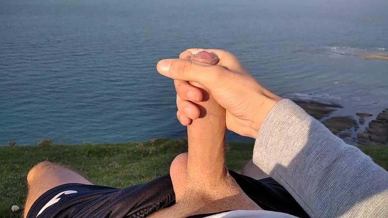 Elvissc: Huge Dirty Cock Gets Handjob on the Beach and Squirts...
