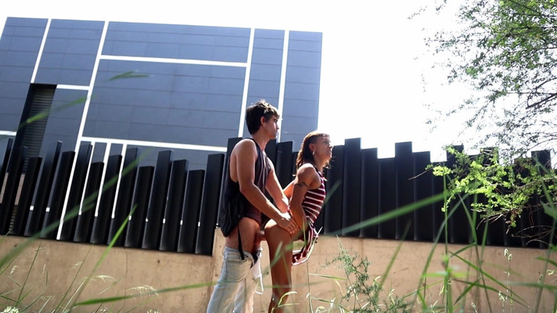 Magia Rosa: Aventura sexual pública en el bosque de la ciudad