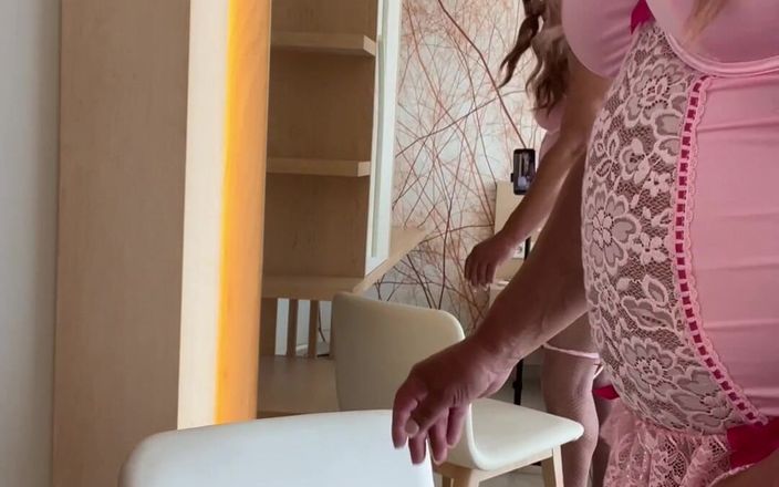 Kellycd2022: Amateur-transvestiert kellycd2022 sexy MILF in rosa dessous