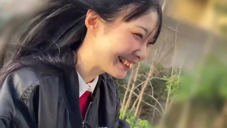 Japonica study book: Una ragazza con poca esperienza che è completamente sollevata. Versando liquido...