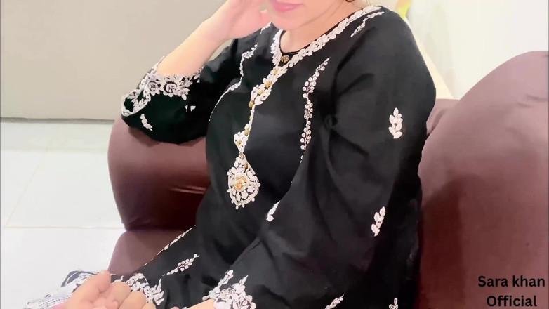 Sarakhan: Oh-no, mi hermanastro paquistaní se corre en mi coño tan...