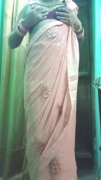 Travestito gay indiano che travestito in setoso Saree con Heavy Jwellery vero sesso fatto in casa
