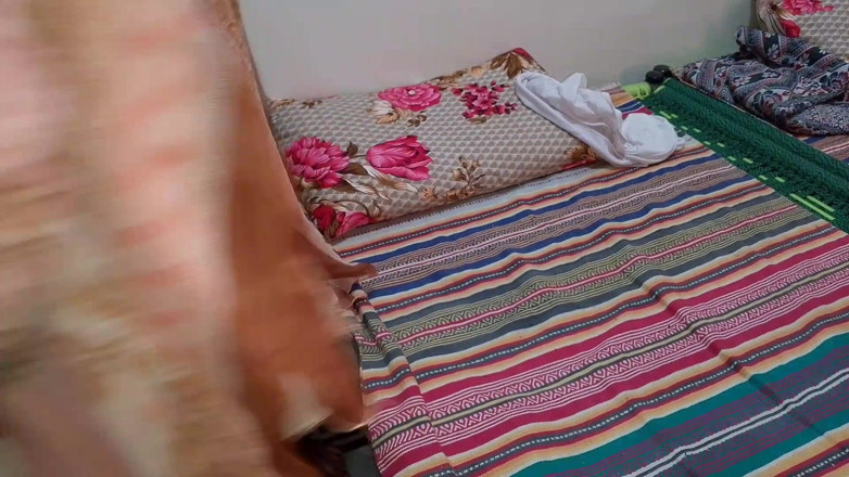 RedQueenRQ: Father-in-law Deliberately Showed His Cock to His Young Daughter-in-law