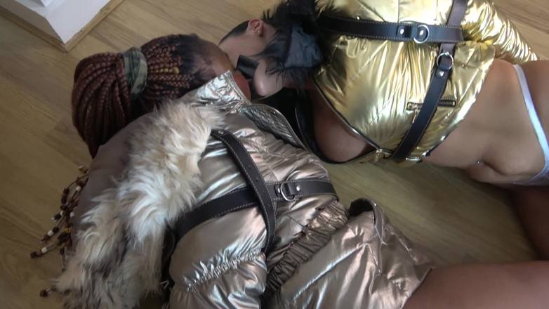 Latina Fetish: Perhambaan Jacket Jacket Coco &amp; Mila yang sensual! (penuh)