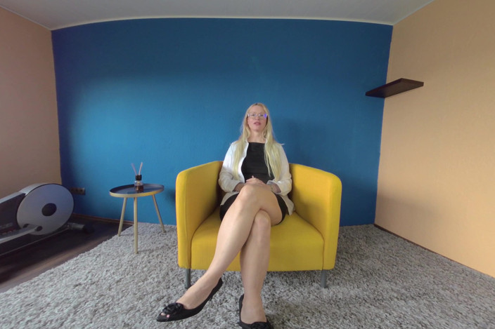 BlondeHexe VR: Doctor Helps with Sperm Sample
