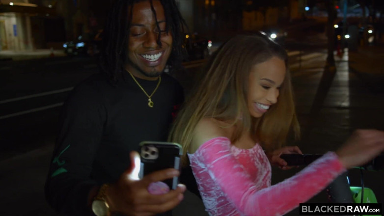 Blackedraw: Blackedraw Sexy Cecilia se spojí s hladkým mluvícím sly
